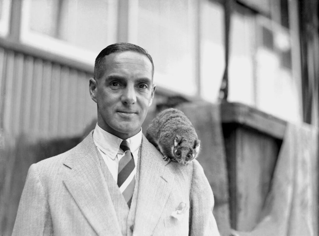 Herbert Sutcliffe (England) - Fastest to reach 2000 test runs in just 33 Innings 