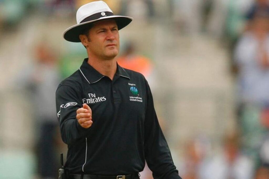 Simon Taufel (74)